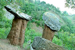 Каменные грибы на Сотере